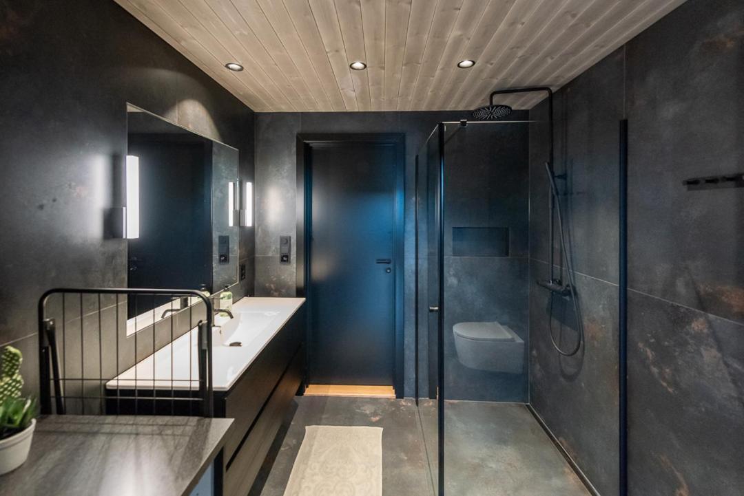 Hoda Cabin - Luxury Lodge With Jacuzzi And Sauna Lyngværet المظهر الخارجي الصورة